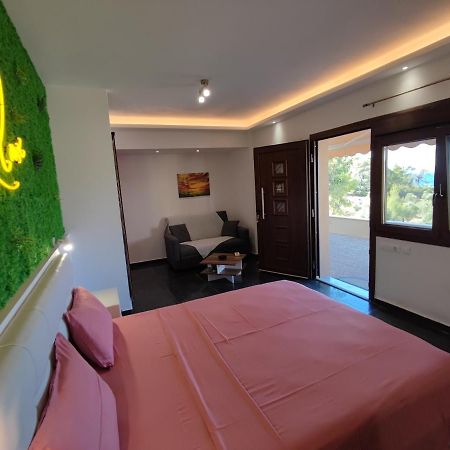 Theasis 4 Luxury Studio With Sea View Неос-Мармарас Экстерьер фото