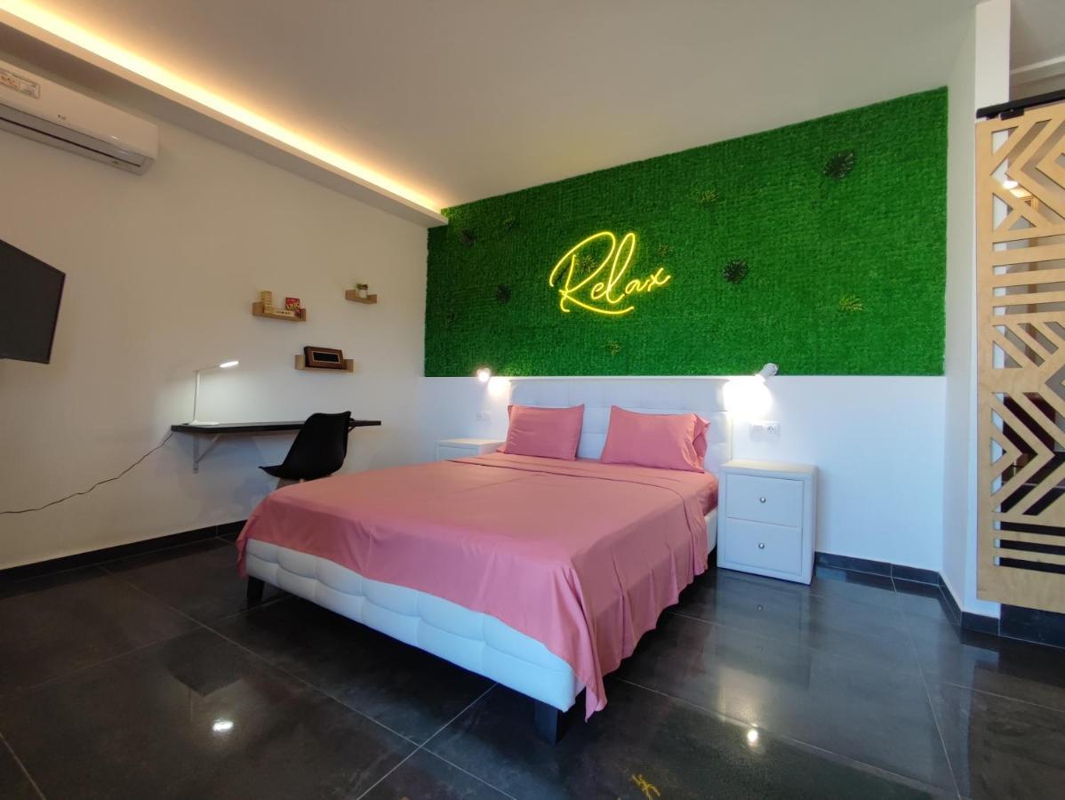 Theasis 4 Luxury Studio With Sea View Неос-Мармарас Экстерьер фото