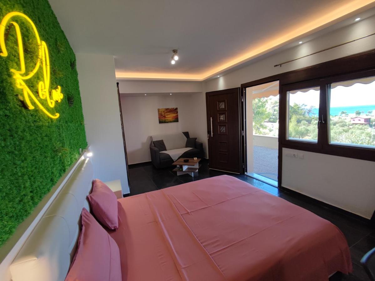 Theasis 4 Luxury Studio With Sea View Неос-Мармарас Экстерьер фото