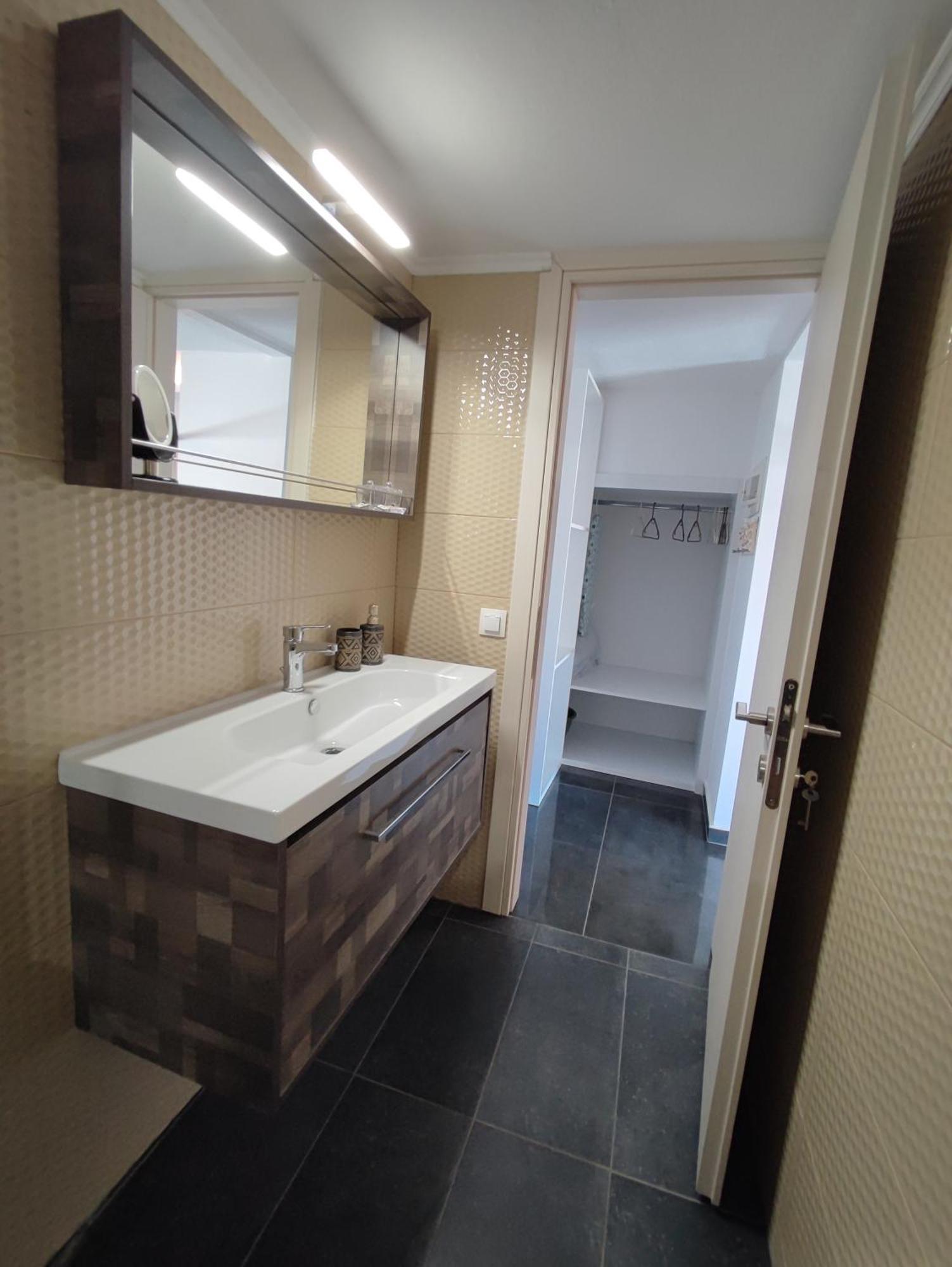 Theasis 4 Luxury Studio With Sea View Неос-Мармарас Экстерьер фото